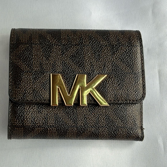 MICHAEL Michael Kors Handbags - Michael Michael Kors Florence Trifold Wallet Brown EUC